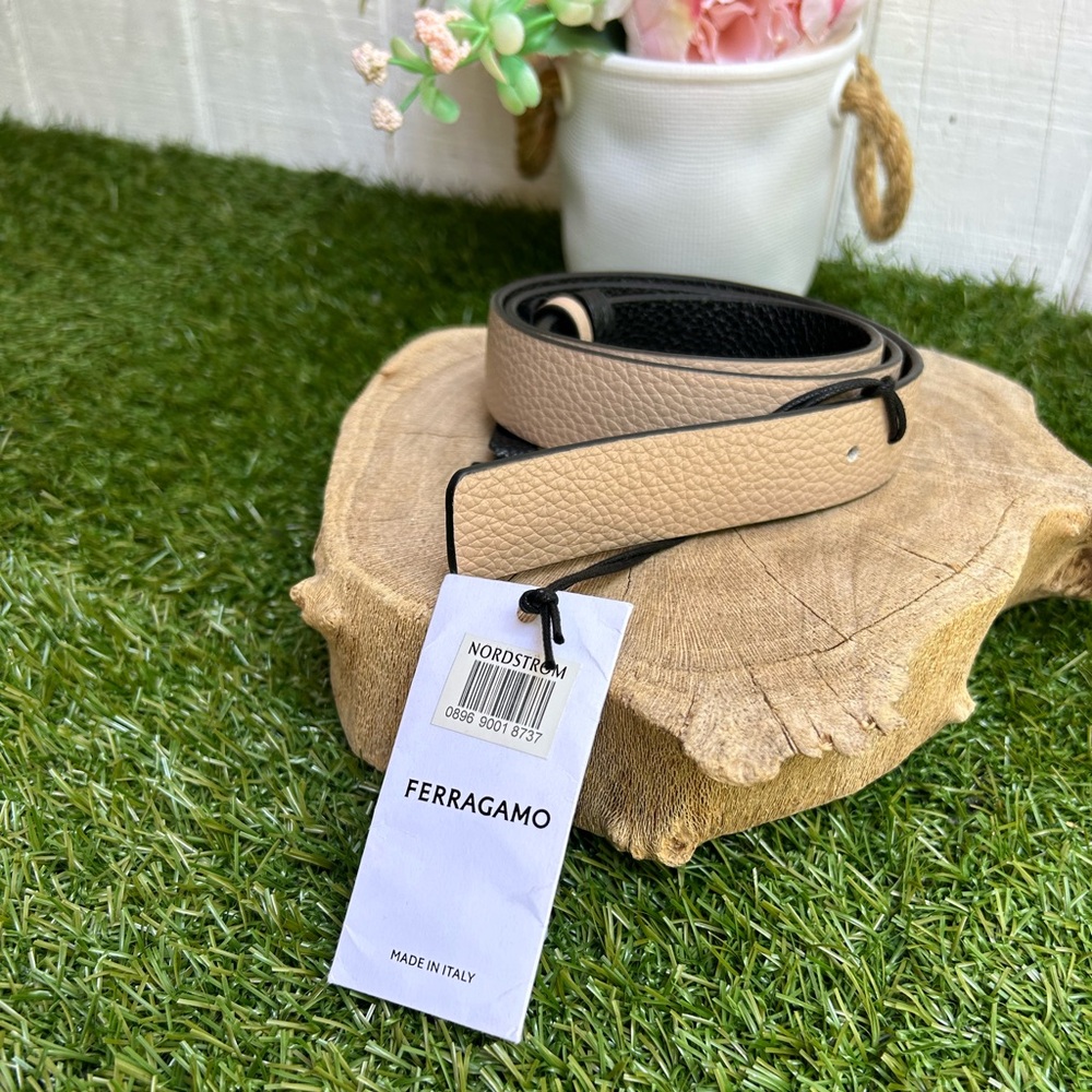 Salvatore Ferragamo Taupe and Black Leather Belt